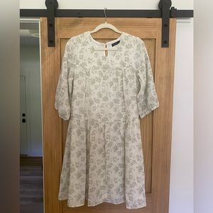 NWOT Mikarose floral dress. Medium. Fully lined.